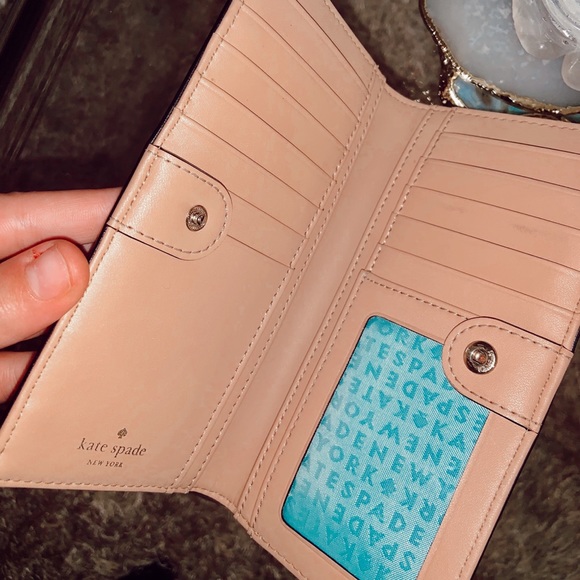 Kate Spade wallet (barely used) - Picture 2 of 3